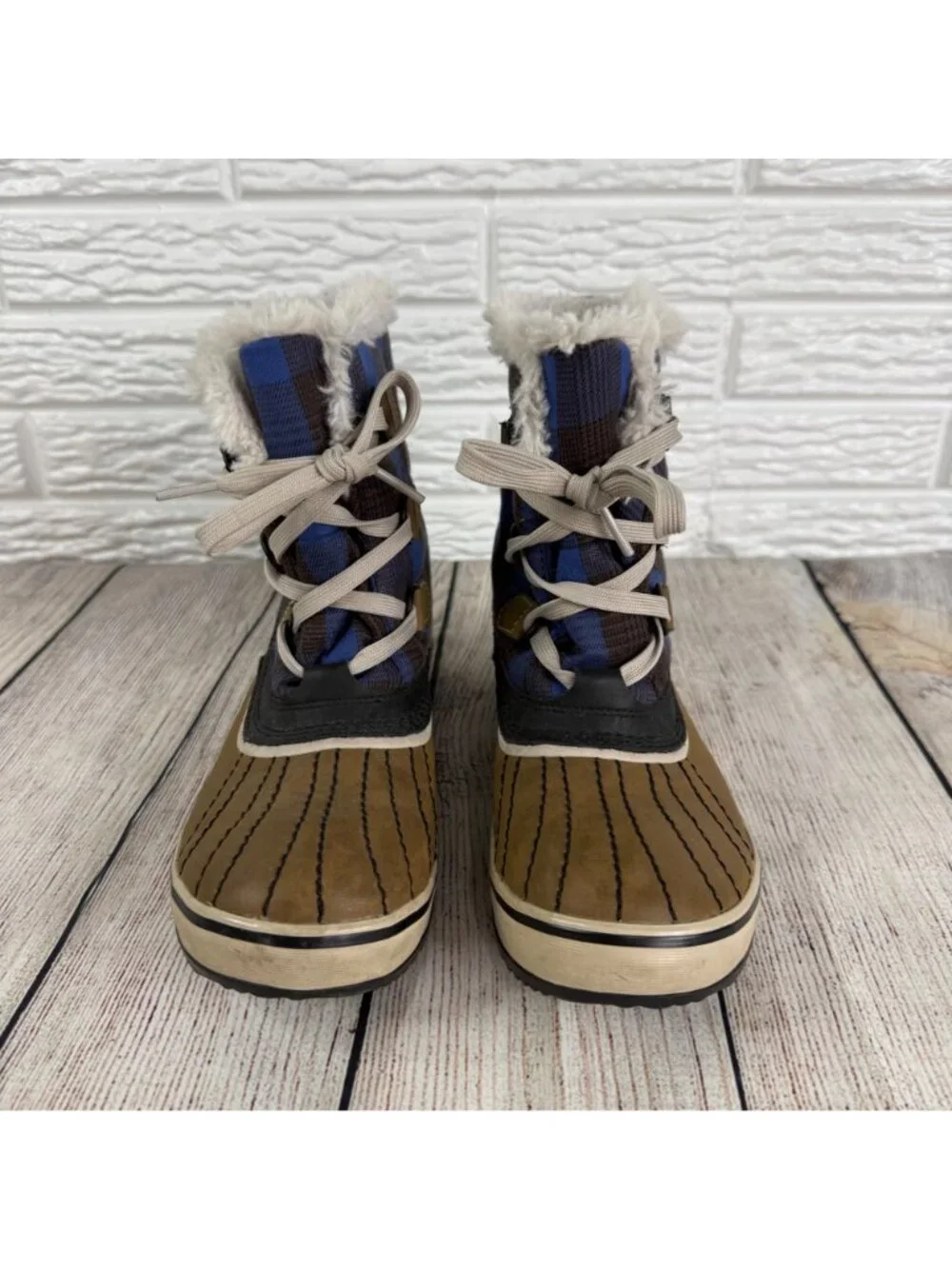 Sorel Tivoli Plaid Snow Boots Blue Black Checkered Pattern Waterproof Size 7.5